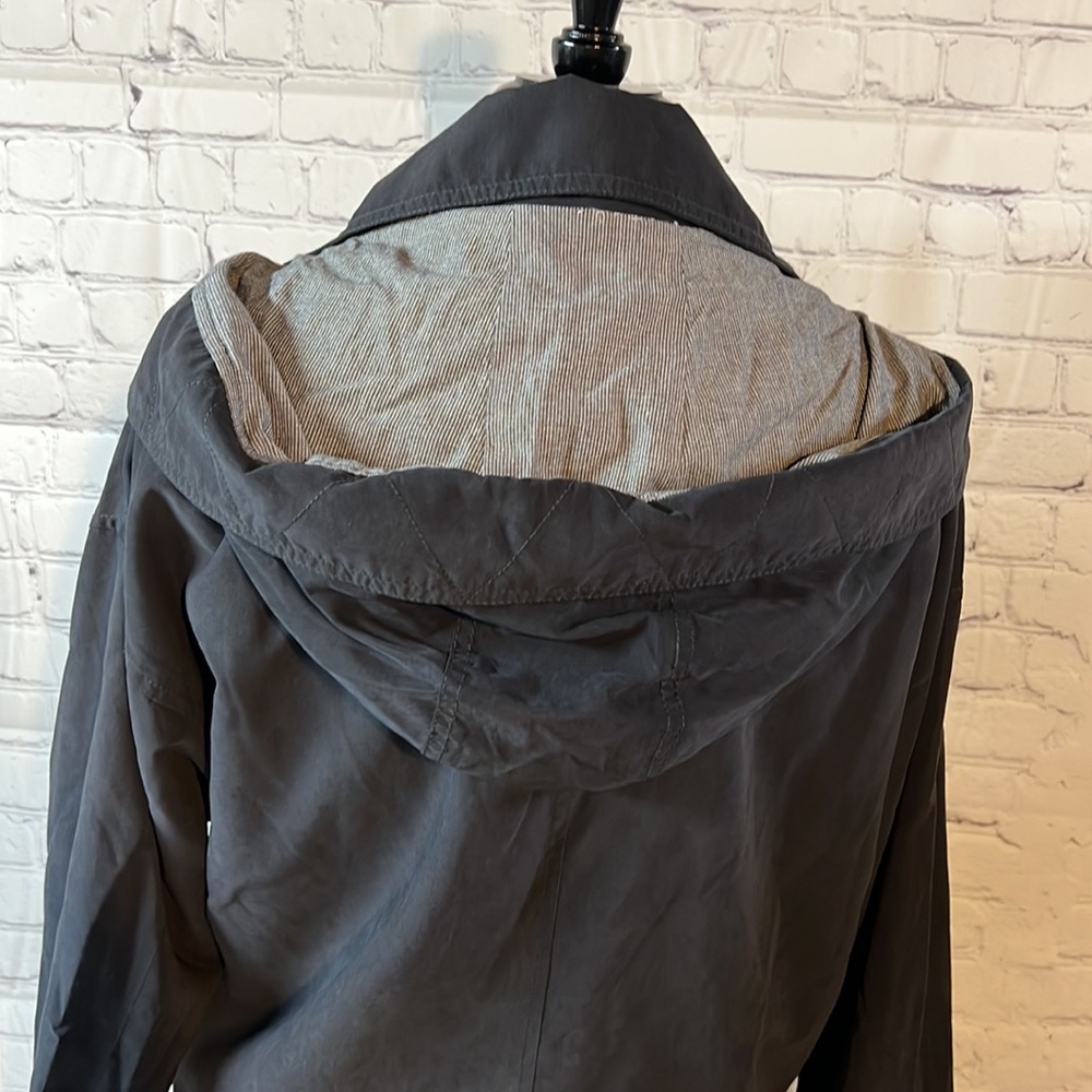 XSMALL/SMALL Trench coat. Gray like new. Fabric feels velvety. Exc condition - Picture 3 of 6